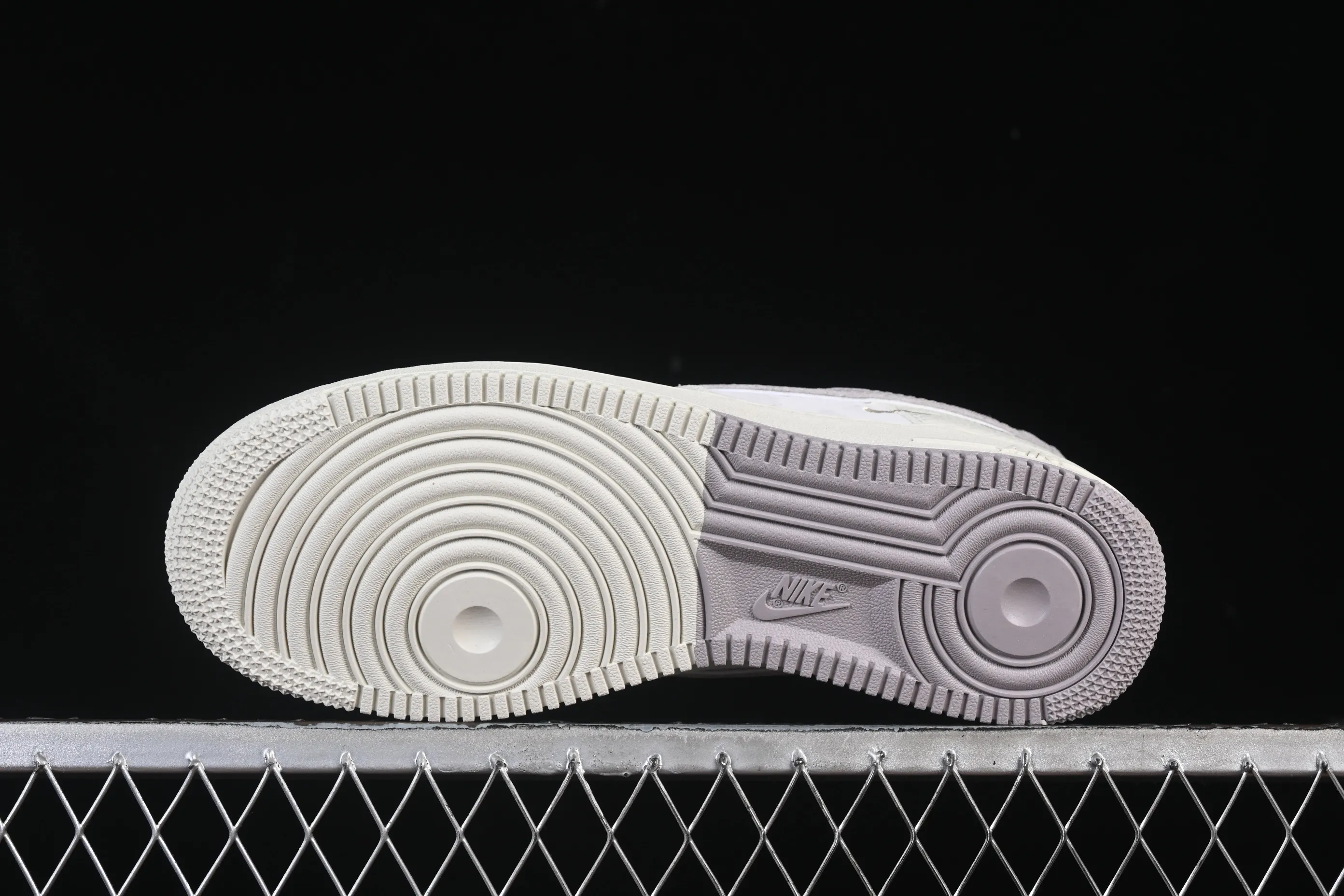 All categories Nk Air Force 1 Air Force series Nk Air Force 1 Low Air Force low-top Nike Air Force 1'07 Low Gucci co-branded white light brown Air Force 1 low-top casual sneakers YF9511-807